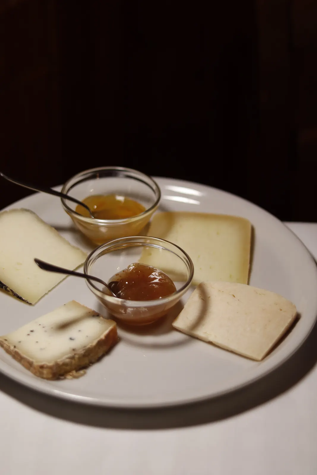 Tuscan pecorino cheeses